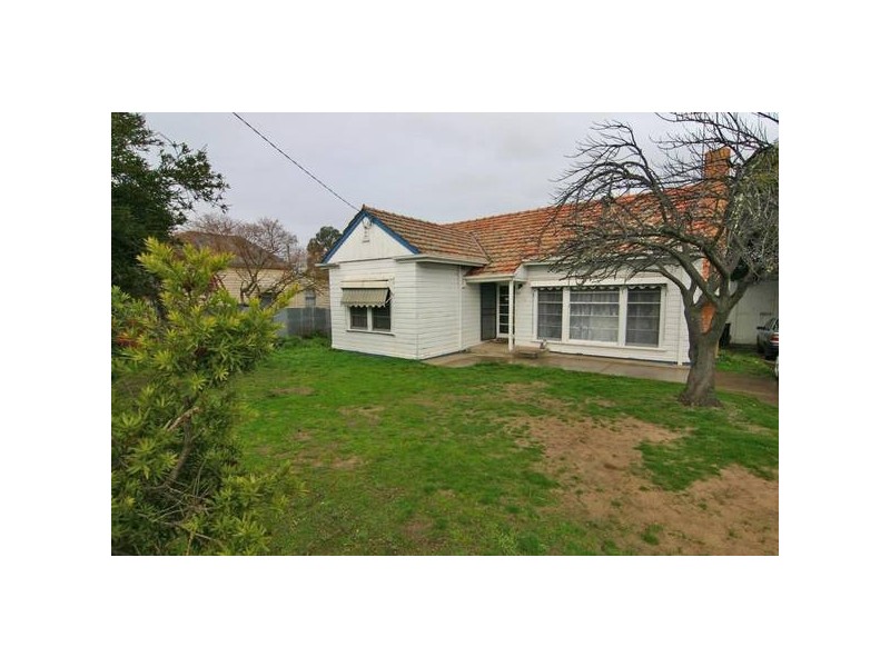 52 Moore Street, Ararat VIC 3377