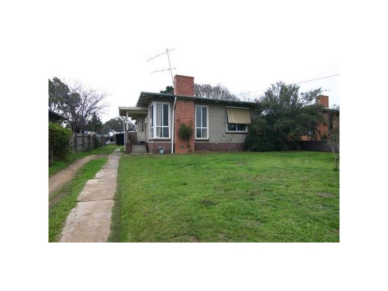 34 Churchill Avenue, Ararat VIC 3377