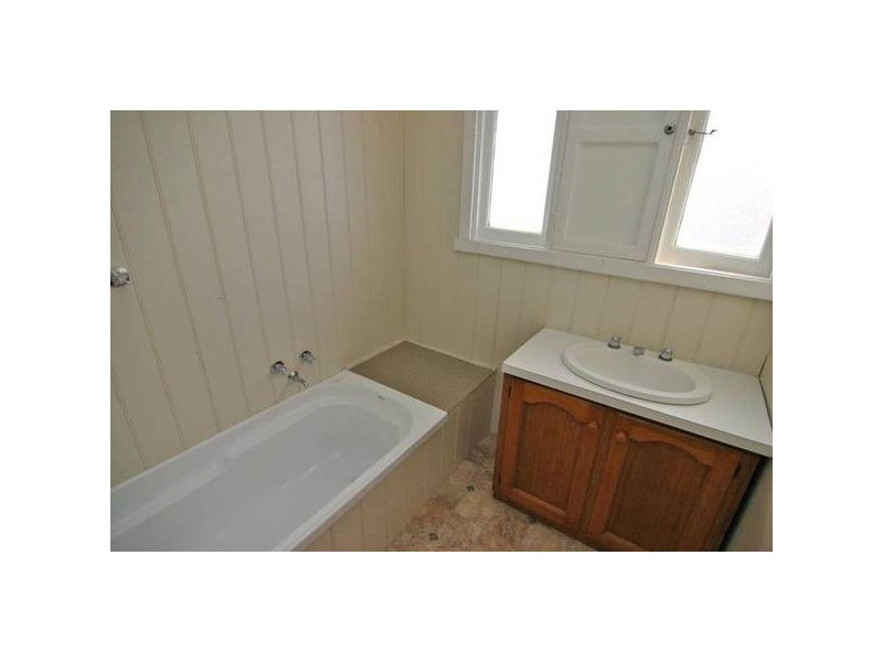 34 Churchill Avenue, Ararat VIC 3377