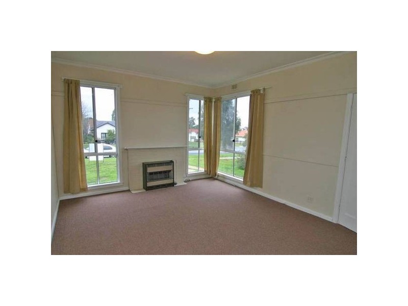 34 Churchill Avenue, Ararat VIC 3377