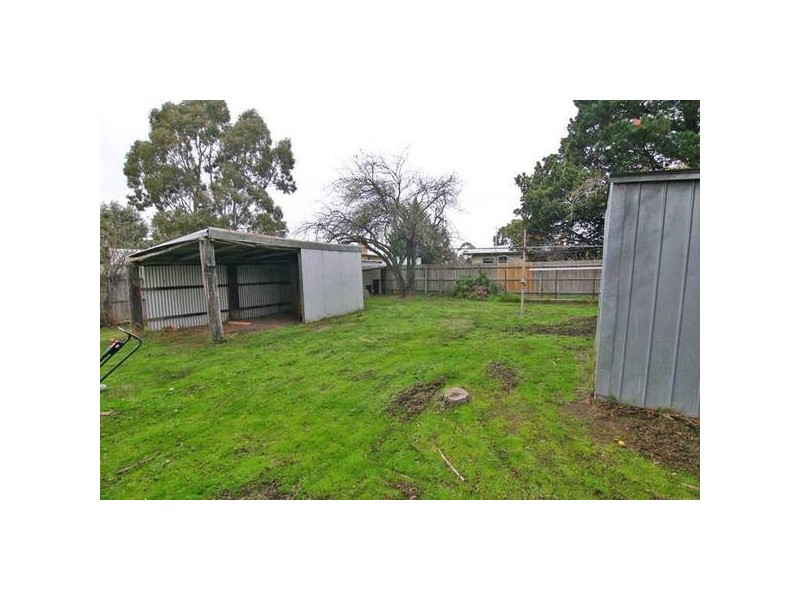 34 Churchill Avenue, Ararat VIC 3377