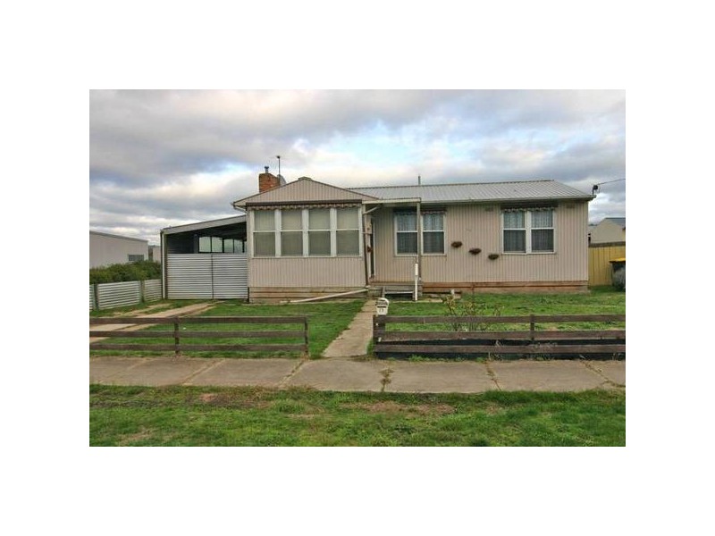 25 Maude Street, Ararat VIC 3377