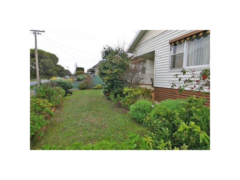 27 Speed Street, Ararat VIC 3377