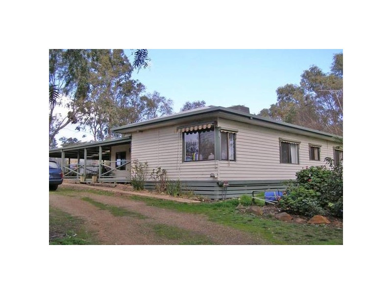 50 Presbyterian Church Road, Moyston VIC 3377