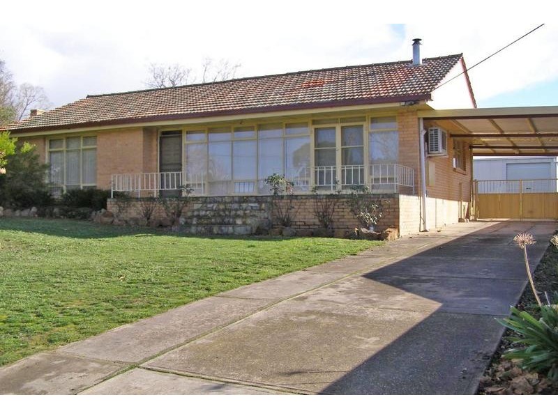 32 Barkly Street West, Ararat VIC 3377