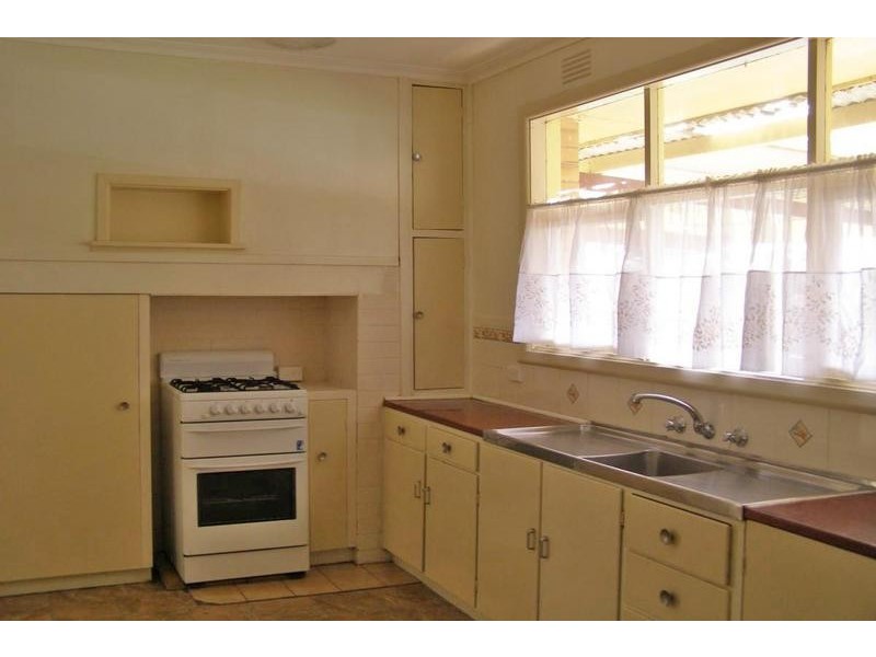 32 Barkly Street West, Ararat VIC 3377