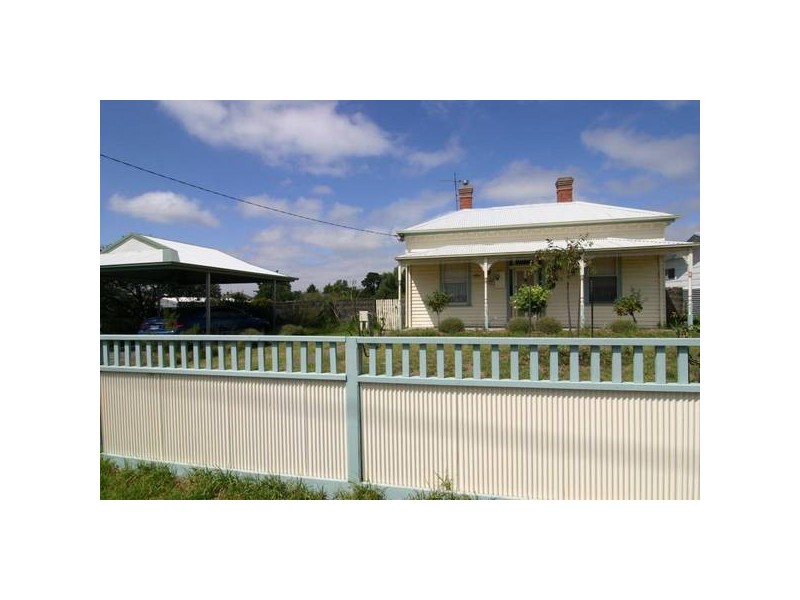 38 McLellan Street, Ararat VIC 3377