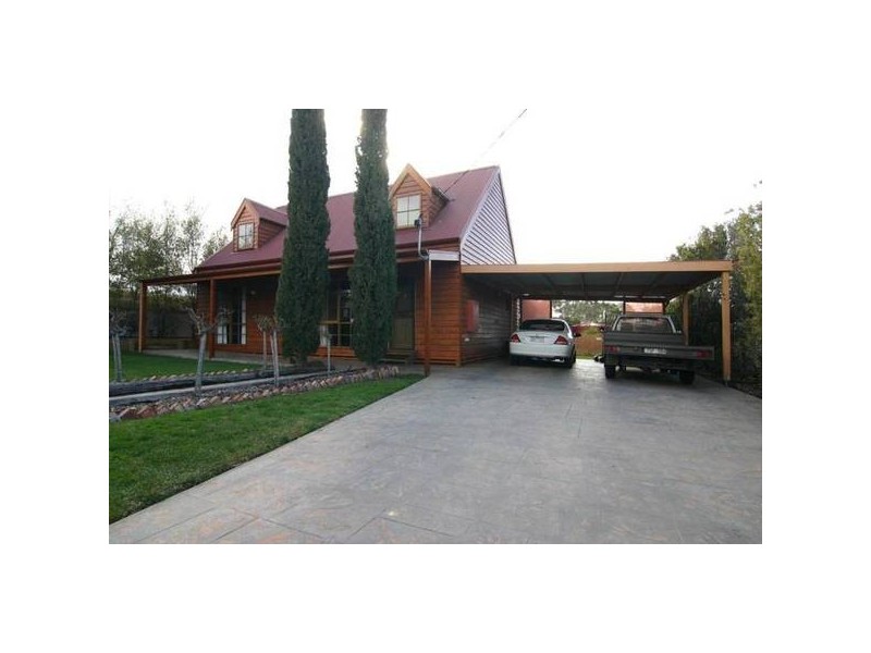 4 Kneale Street, Ararat VIC 3377