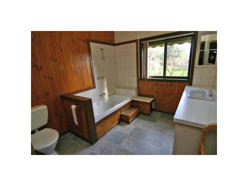 50 Presbyterian Church Road, Moyston VIC 3377