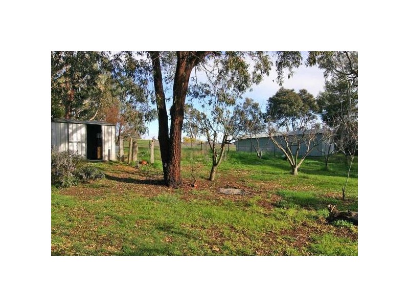 50 Presbyterian Church Road, Moyston VIC 3377