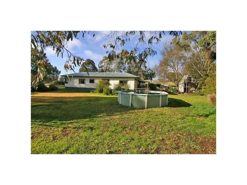 50 Presbyterian Church Road, Moyston VIC 3377