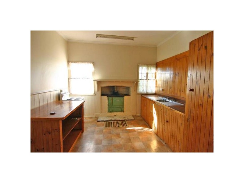 54 McLellan Street, Ararat VIC 3377