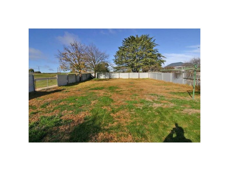 54 McLellan Street, Ararat VIC 3377