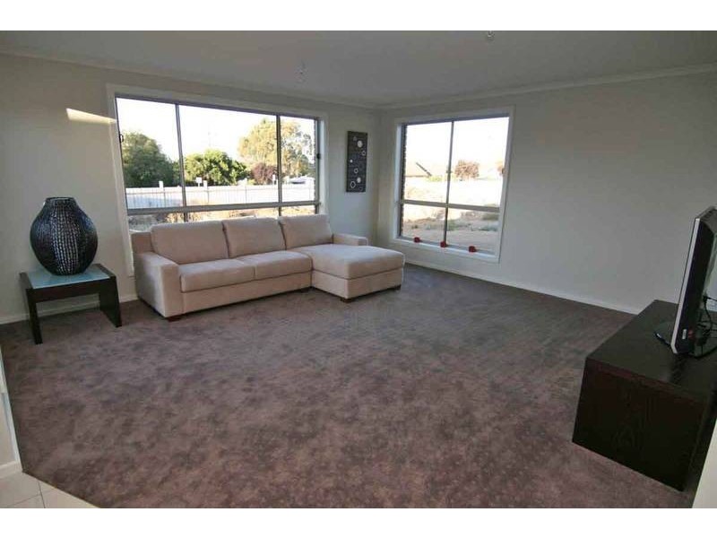 18 Clarke Street, Ararat VIC 3377