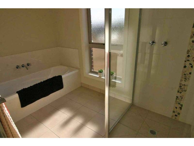 18 Clarke Street, Ararat VIC 3377