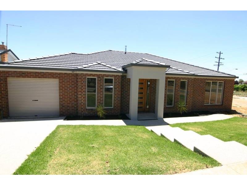 18 Clarke Street, Ararat VIC 3377