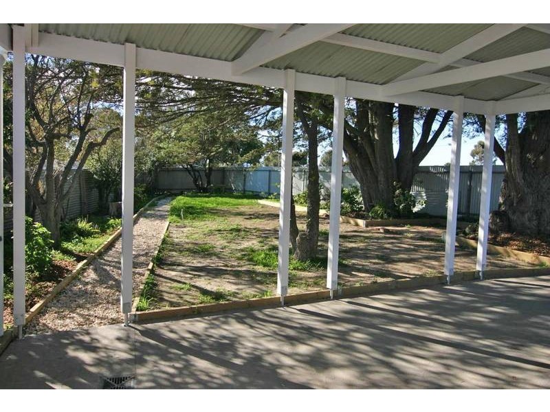 19 Currajong Avenue, Ararat VIC 3377