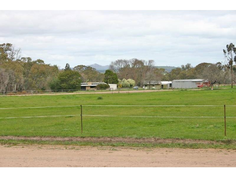 818 Panrock Road, Great Western VIC 3377