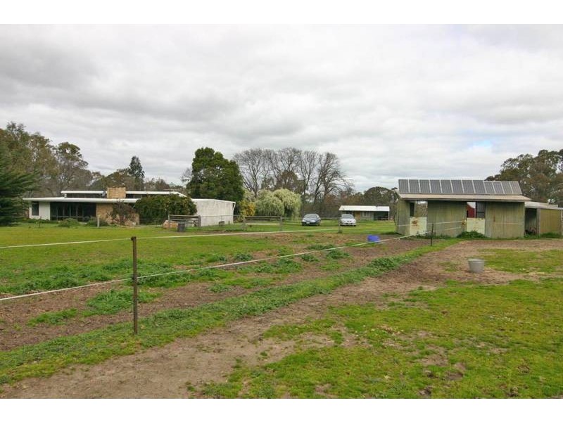 818 Panrock Road, Great Western VIC 3377