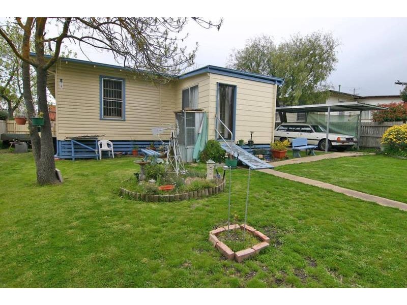 23 Churchill Avenue, Ararat VIC 3377