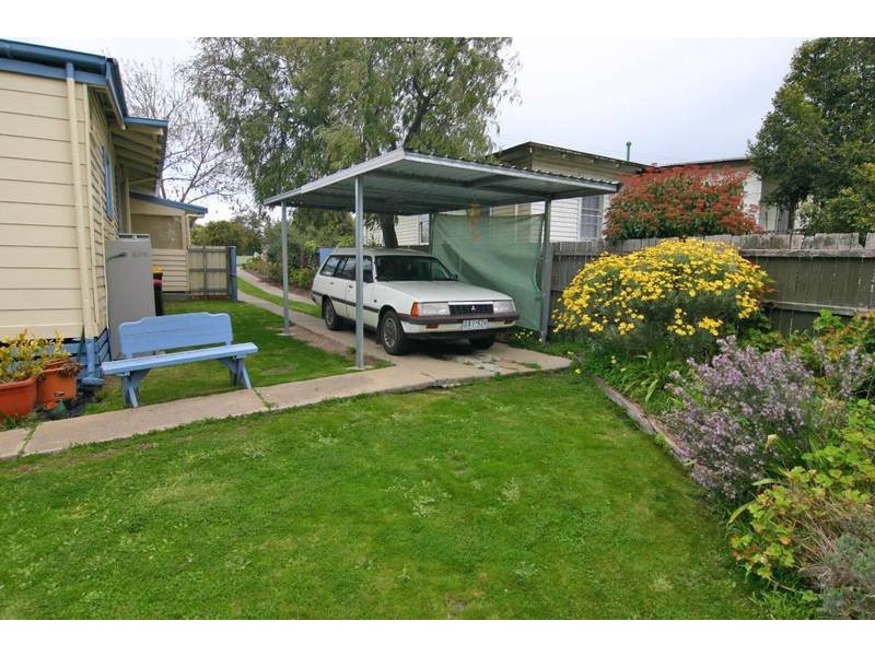 23 Churchill Avenue, Ararat VIC 3377