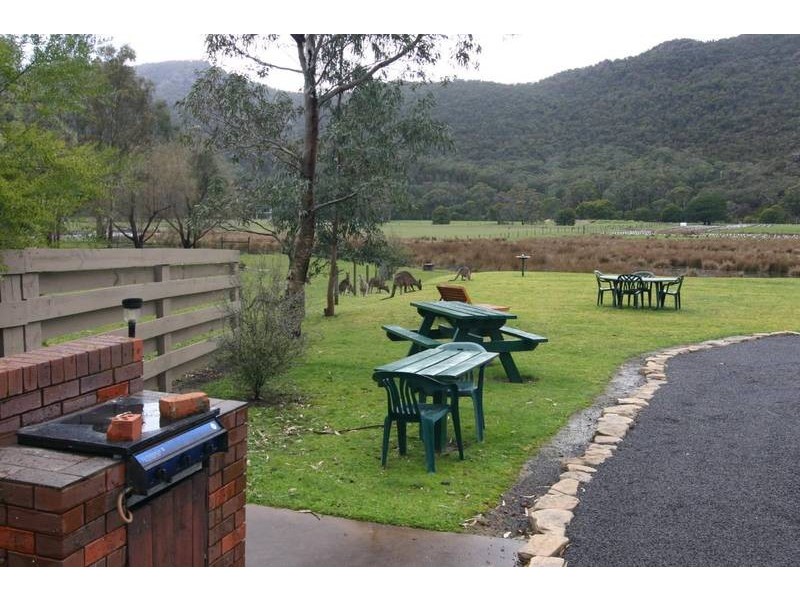 153 Grampians Road, Halls Gap VIC 3381