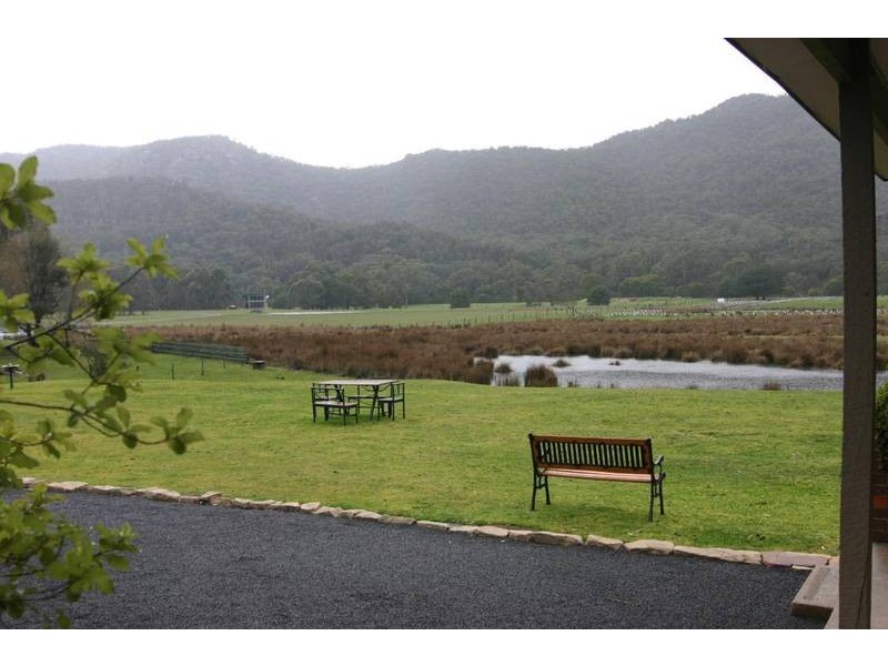 153 Grampians Road, Halls Gap VIC 3381