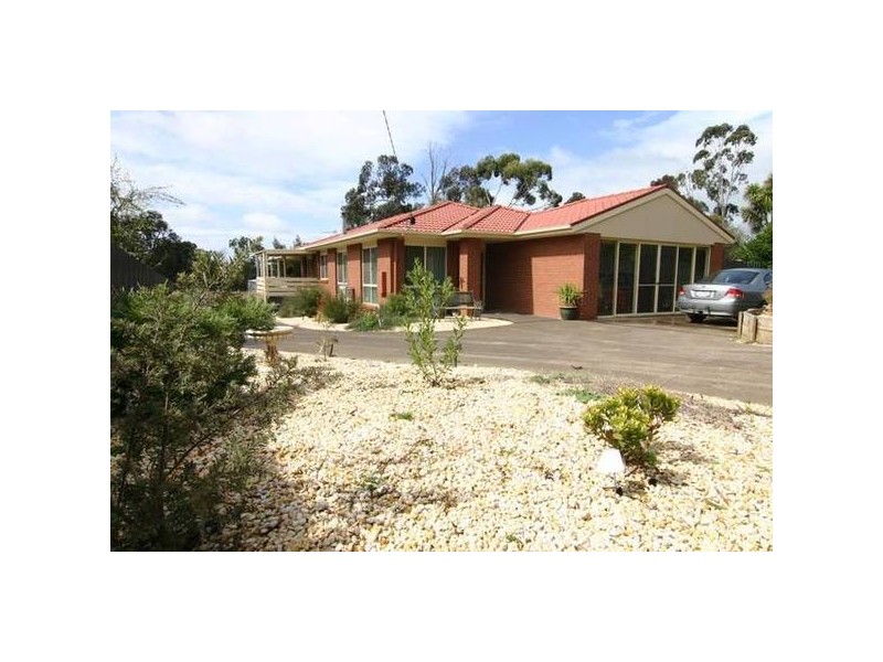 99 Port Fairy Road, Ararat VIC 3377