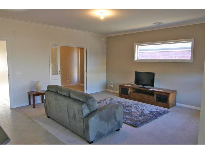 13 Hucker Street, Ararat VIC 3377