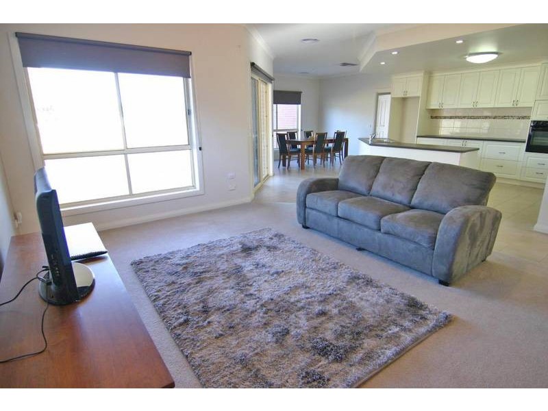 13 Hucker Street, Ararat VIC 3377