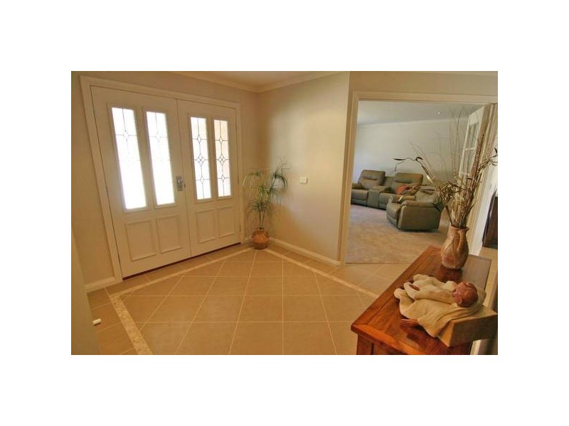 19 Hucker Street, Ararat VIC 3377