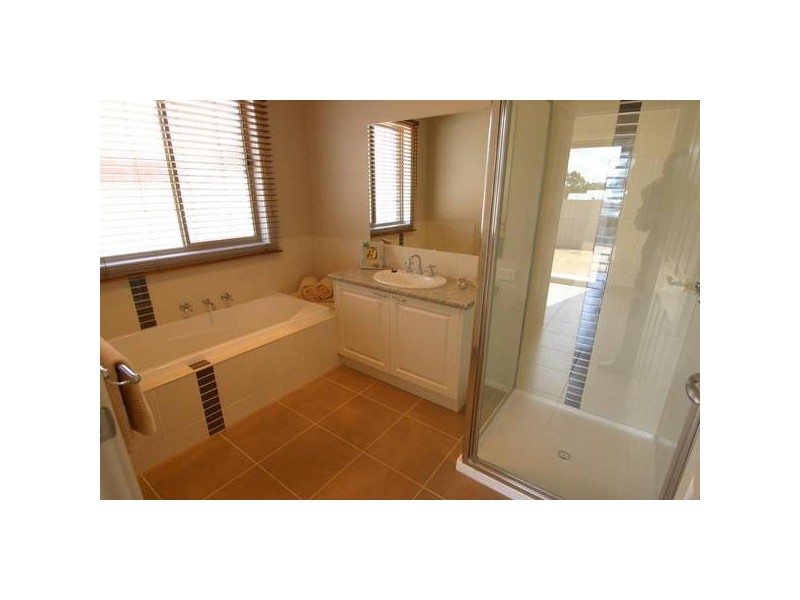 19 Hucker Street, Ararat VIC 3377