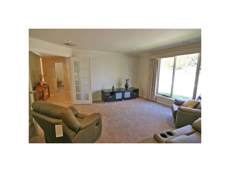 19 Hucker Street, Ararat VIC 3377