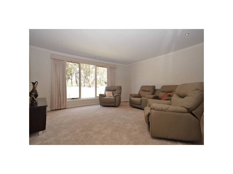 19 Hucker Street, Ararat VIC 3377