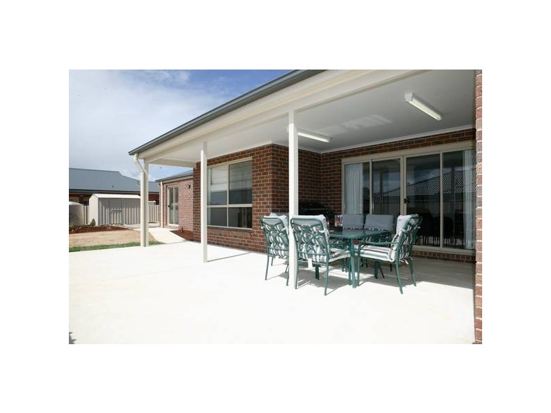 19 Hucker Street, Ararat VIC 3377