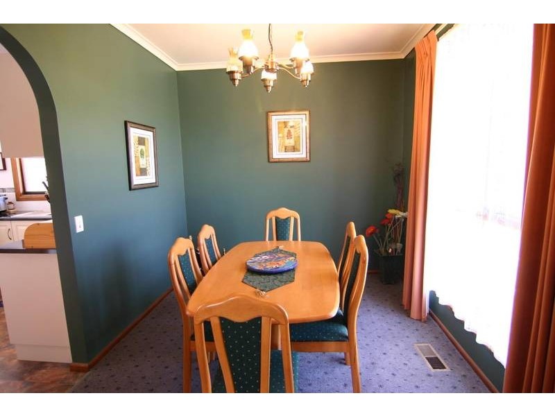 41 Churchill Avenue, Ararat VIC 3377