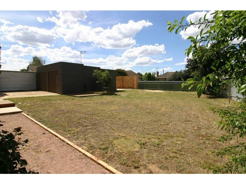 8 Eyre Street, Ararat VIC 3377