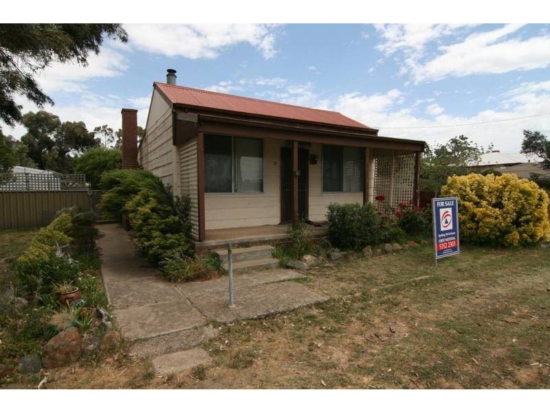 30 McLellan Street, Ararat VIC 3377