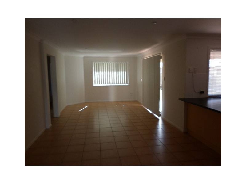 137 Lakeside Avenue, Springfield Lakes QLD 4300