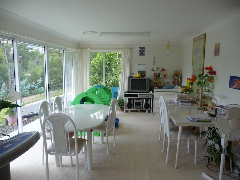 18 Grand South Cct, Springfield Lakes QLD 4300