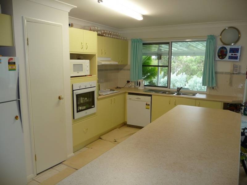 18 Grand South Cct, Springfield Lakes QLD 4300
