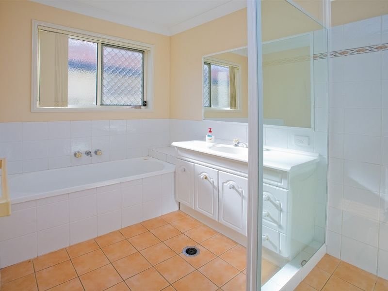 40 Karamea Ave, Springfield QLD 4300
