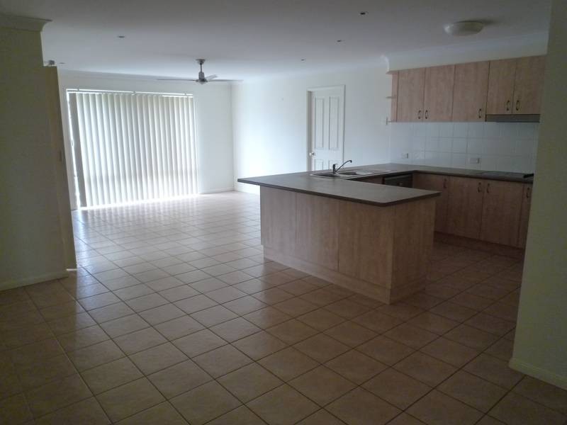 40 Neptune St, Springfield Lakes QLD 4300