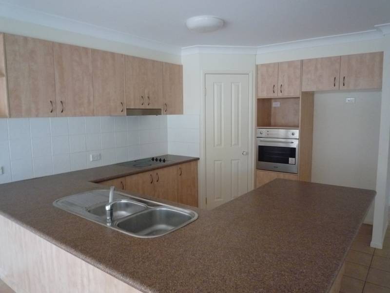 40 Neptune St, Springfield Lakes QLD 4300