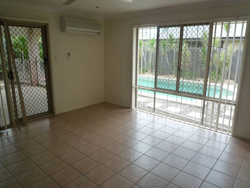 40 Neptune St, Springfield Lakes QLD 4300