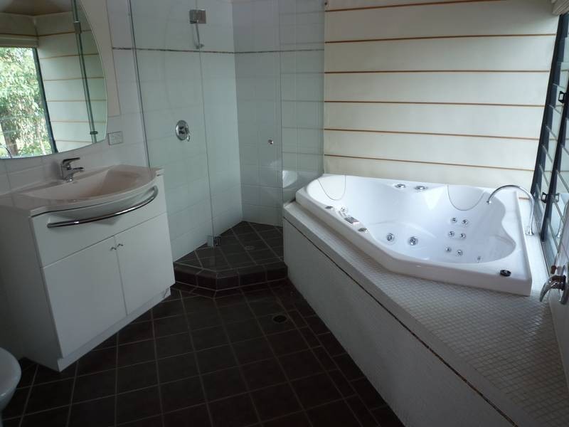 7 Birchwood Cr, Brookwater QLD 4300