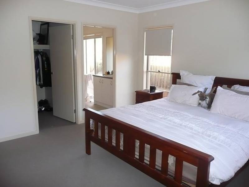 9 Wattletree Ct, Brookwater QLD 4300