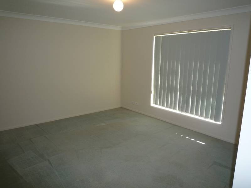 26 High Peak Cr, Springfield QLD 4300