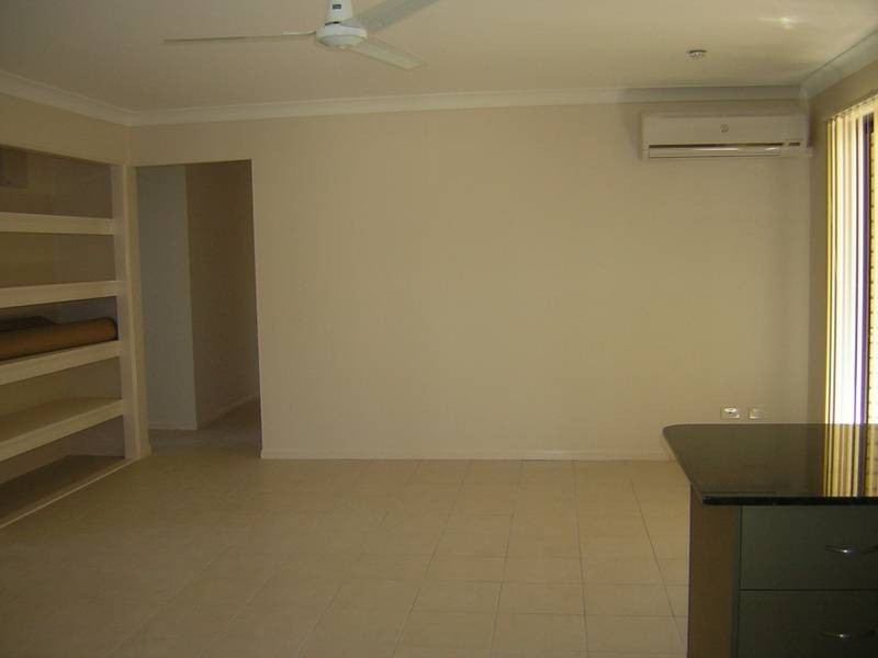 50 Parkside Drive, Springfield Lakes QLD 4300