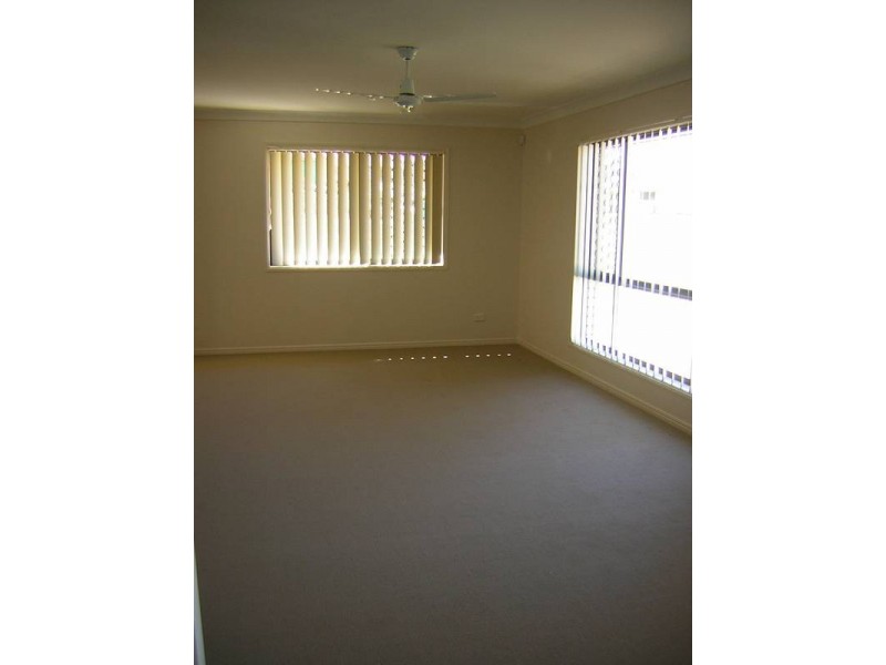 50 Parkside Drive, Springfield Lakes QLD 4300